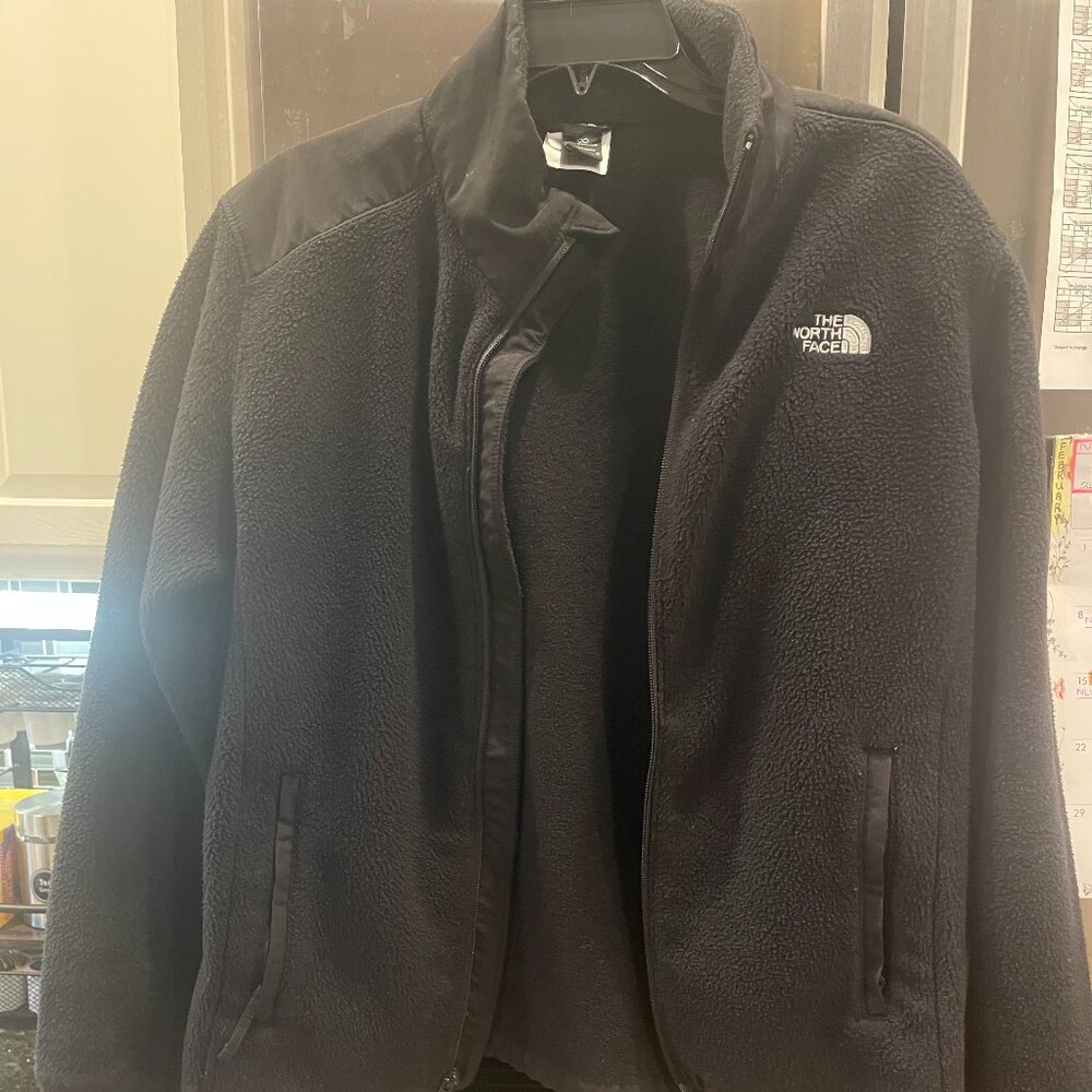 Black North Face Fleece (M)